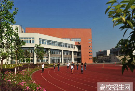 重庆公共运输职业学院图片