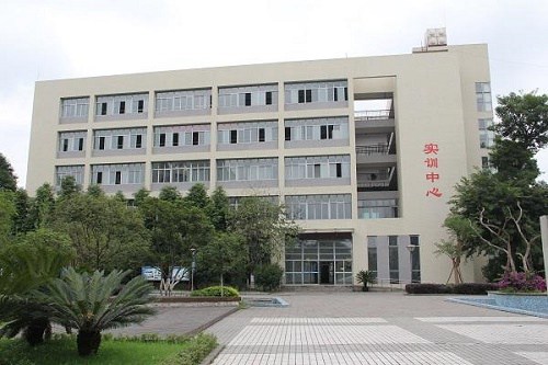 乐山市沙湾职业高级中学学费多少钱