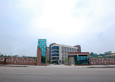 四川大学附设华西卫生学校天府校区是民办学校还是公办学校？