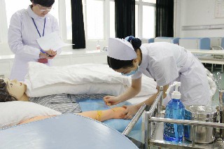 2020年四川省卫生学校的招生要求怎么样?