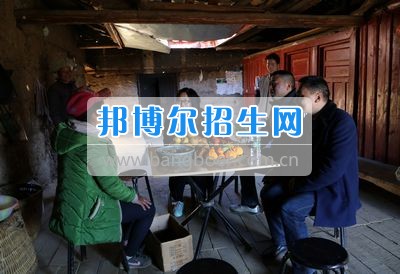 四川省什邡市职业中专学校组织教师到藏区家访